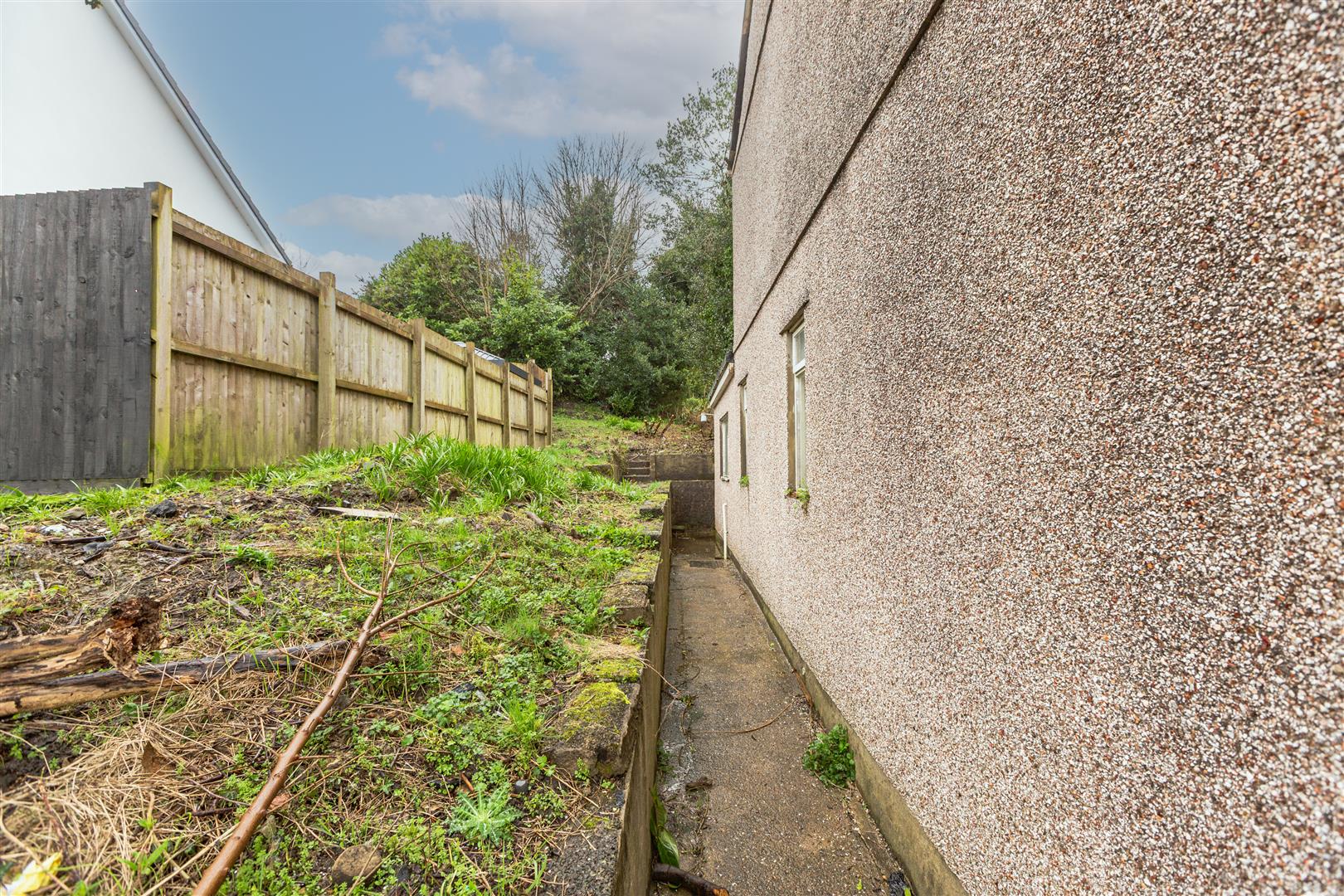 Vicarage Road, Morriston, Swansea, SA6 6DH